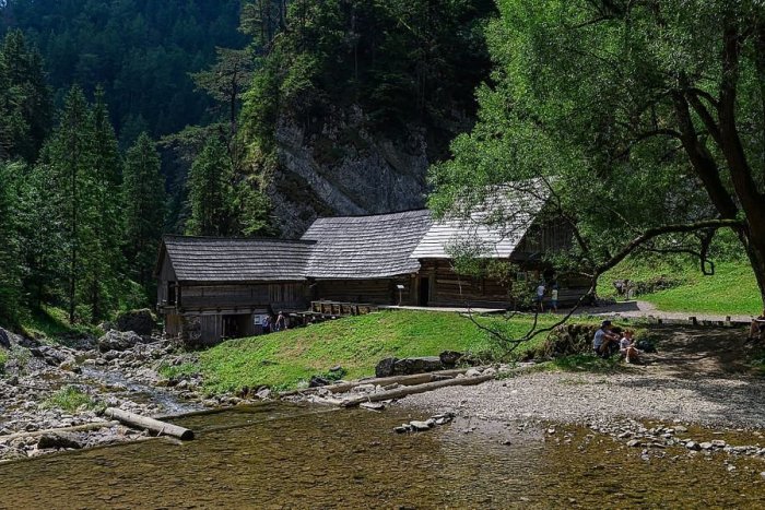 Ilustračný obrázok k článku Mlyny Oblazy sú slovenským unikátom vďaka dobrovoľníkom: V roku 1980 sa tu odohralo niečo čarovné