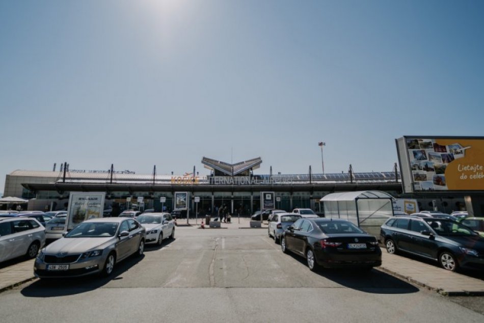 Ilustračný obrázok k článku Aj na košickom letisku merajú cestovateľom teplotu kvôli hrozbe z nákazy koronavírusom