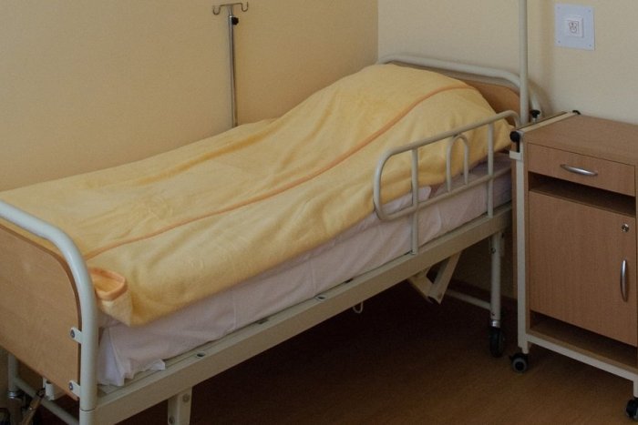 Ilustračný obrázok k článku Falošná zdravotná sestra, obžalovaná v kauze zariadenia pre seniorov, priznala vinu