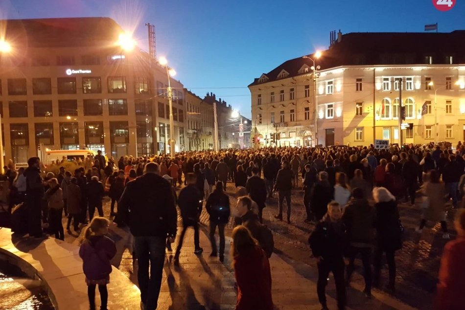 Ilustračný obrázok k článku Ľudia vyšli do ulíc: Zúčastnili sa zhromaždení Za spravodlivé Slovensko