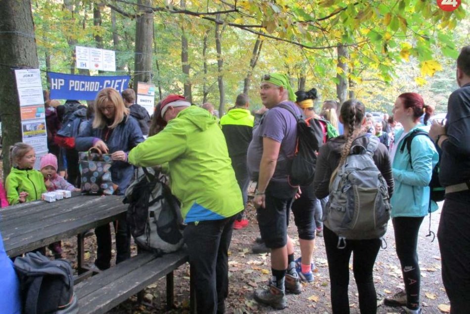 Ilustračný obrázok k článku Jesenný pochod Havran - Piešťany: Slnečné počasie prilákalo stovky turistov, FOTO