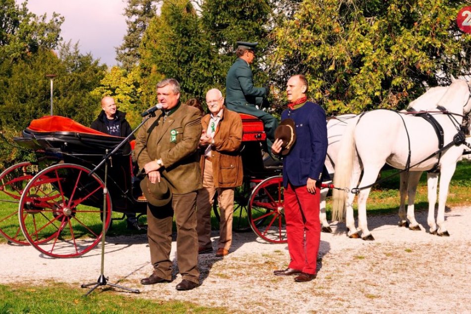 Ilustračný obrázok k článku Ďalšia rana pre milovníkov jazdectva: Tradičná Hubertova jazda sa nekoná!