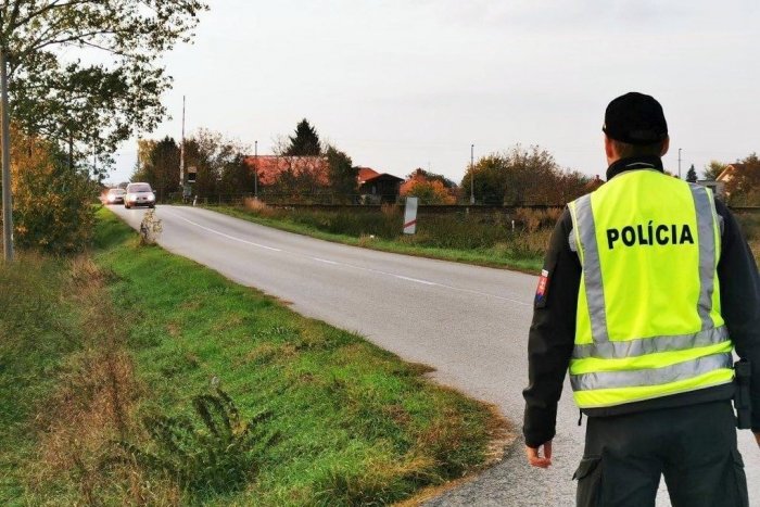 Ilustračný obrázok k článku Nebezpečné železničné priecestia: Policajti si posvietia aj na tie v Nitrianskom kraji