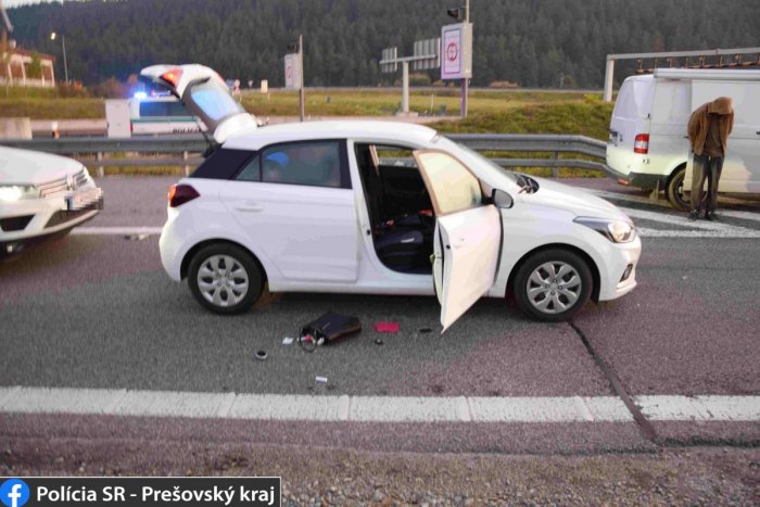 Ilustračný obrázok k článku Policajný záťah na D1 pri Mengusovciach: Pervitín v aute, Popradčanka (21) čelí obvineniu! FOTO