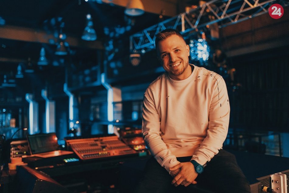 Ilustračný obrázok k článku Keď nehrá, cestuje po svete: DJ EKG z Nitry si chce splniť sen, hrať vo fontáne