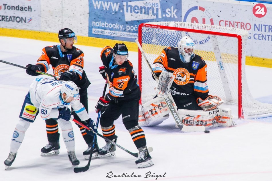 Ilustračný obrázok k článku Nitra vrátila radosť na tribúny: Hokejisti doma pokorili nováčika z Michaloviec, FOTO