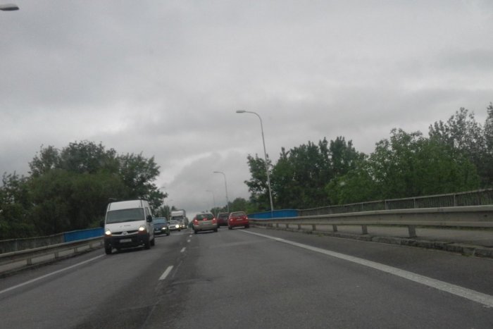 Ilustračný obrázok k článku Prípravné práce k obchvatu sa hýbu: Okresný úrad v Nitre začal stavebné konanie