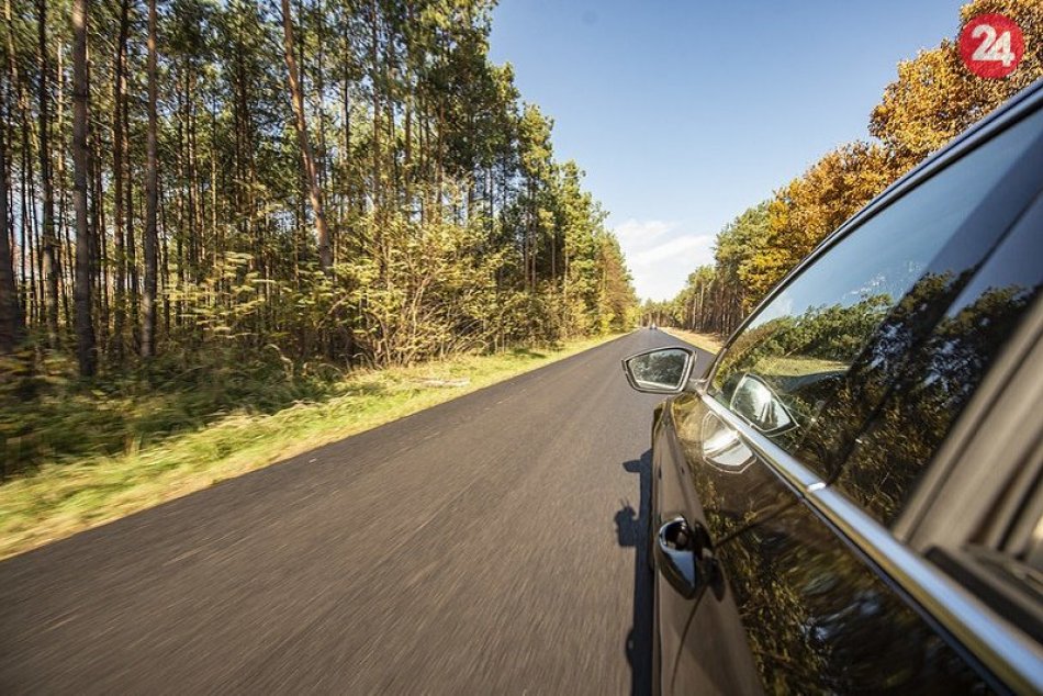 Ilustračný obrázok k článku FOTO: Opravená cesta medzi Lábom a Jakubovom má nový kvalitný a ekologický povrch