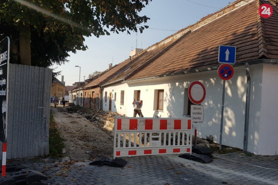 Ilustračný obrázok k článku Zanedbané zákutie centra sa mení: Ulica Horné bašty dostane nový povrch, FOTO