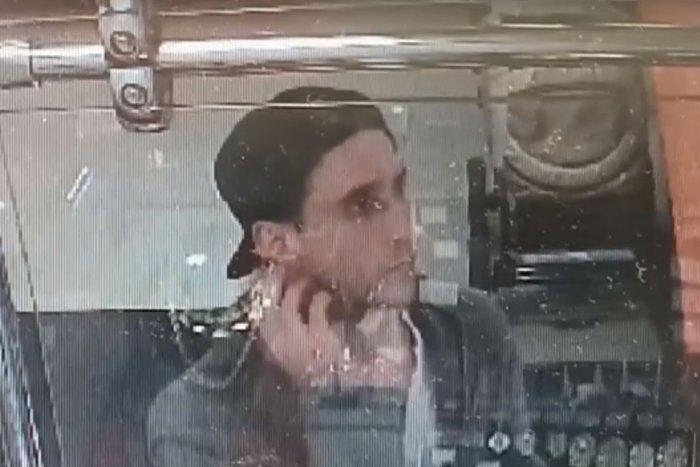 Ilustračný obrázok k článku Krádež v bystrickej záložni. Polícia pátra po mužovi na VIDEU