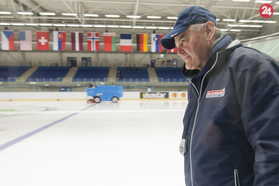 Ilustračný obrázok k článku Vůjtek opäť na slovenskej lavičke: Povedie veteránov v exhibícii so Švédmi