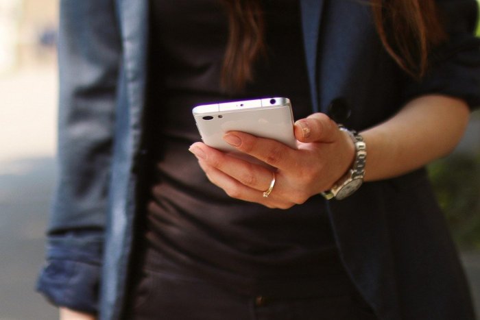 Ilustračný obrázok k článku Dajte si POZOR na falošné SMS správy! NEREAGUJTE, upozorňuje banka