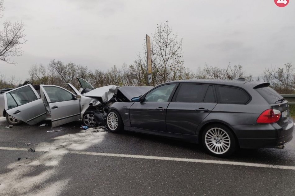 Ilustračný obrázok k článku Na Považí sa stala ťažká nehoda: Cestu uzavreli, FOTO
