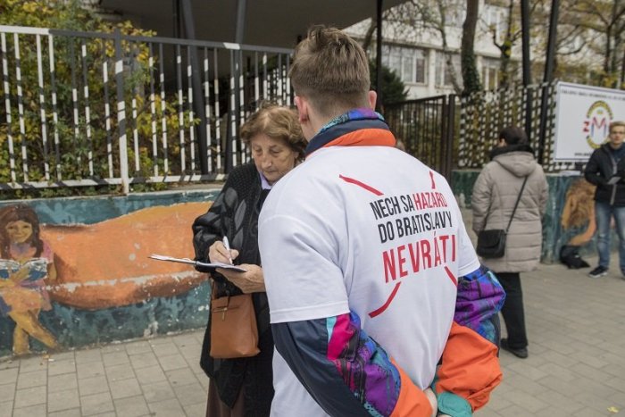 Ilustračný obrázok k článku Iniciatíva Zastavme hazard vyzýva na zrušenie podmienky petície za zákaz hazardu