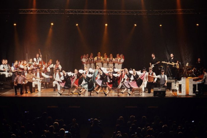 Ilustračný obrázok k článku Oslava tanca, spevu a folklóru: Pre Knechtovú bolo vystúpenie so Šarišanom špeciálne
