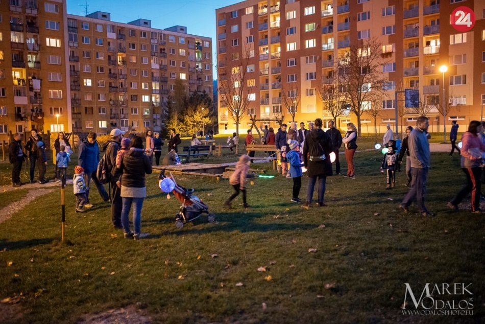 Ilustračný obrázok k článku Bystrickými uličkami prejde lampiónový sprievod. Povedie ho živý koník