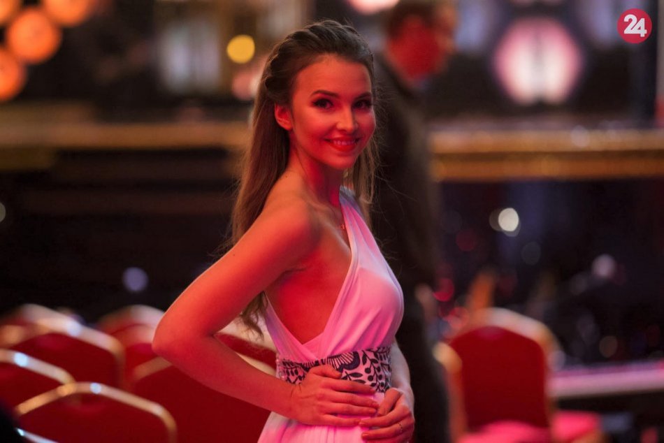 Ilustračný obrázok k článku ROZHOVOR s Nikolou Benedikovičovou: Multitalentovaná kráska je na Trnavu hrdá