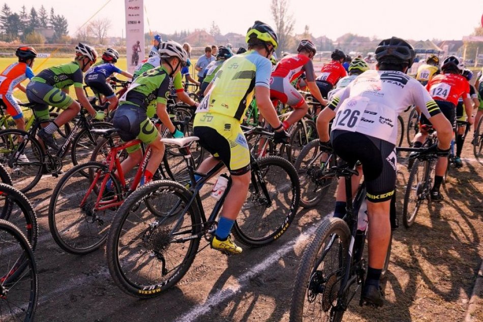 Ilustračný obrázok k článku Cyklokros v Topoľčiankach: ZÁBERY z medzinárodných pretekov