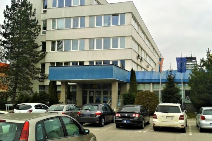 Ilustračný obrázok k článku Úrad práce v Považskej Bystrici s ochrankou: Známy je už víťaz tendra