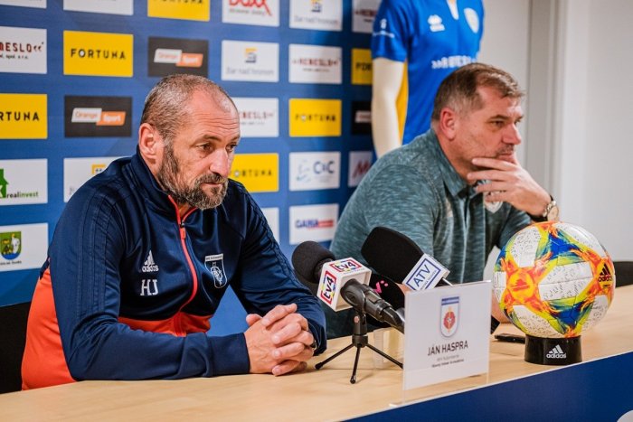 Ilustračný obrázok k článku Tréner Haspra po víťazstve nad Pohroním: Rozhodla túžba a obetavosť, VIDEO