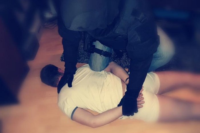 Ilustračný obrázok k článku Kukláči zadržali Bystričana, ktorého hľadalo celé Slovensko: FOTO zo zásahu