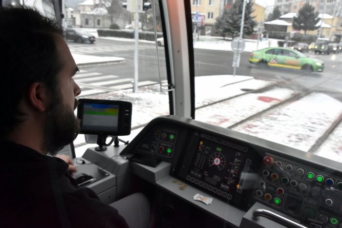 Ilustračný obrázok k článku Dopravný podnik hľadá nových vodičov električiek, prijme aj študentov