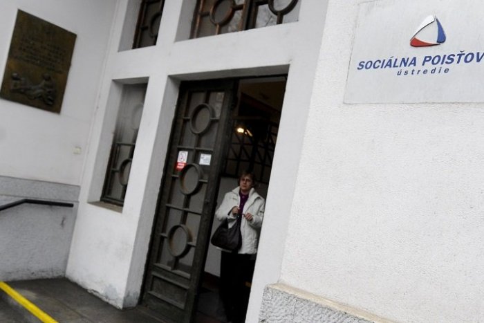 Ilustračný obrázok k článku Sociálna poisťovňa upozorňuje: Dôchodky vypláca a poukazuje len v párne dni