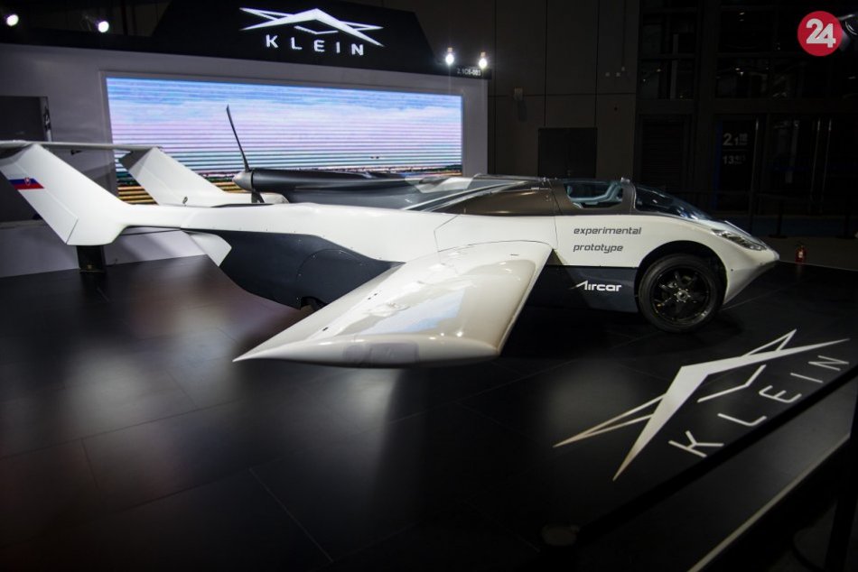 Ilustračný obrázok k článku Novinka z dielne Štefana Kleina z Nitry: Jeho lietajúce auto zaujalo v Číne, FOTO