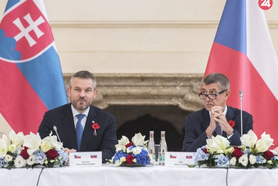 Ilustračný obrázok k článku Pellegrini na stretnutí s Babišom: Výročie Nežnej má na Slovensku a v Česku spájať