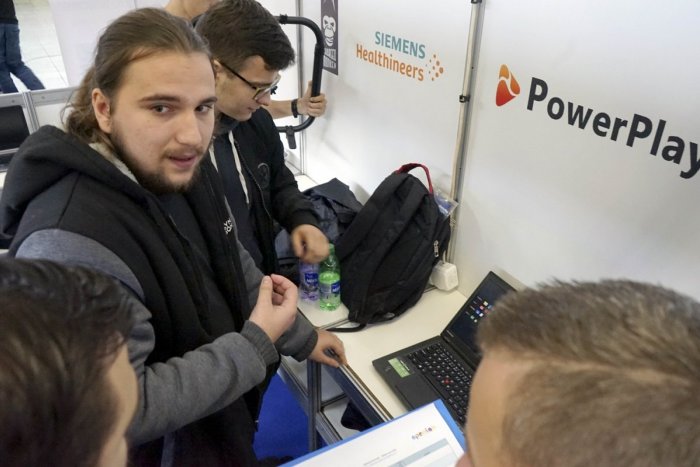 Ilustračný obrázok k článku Parádny úspech žiakov z SOŠ polytechnickej v Humennom: Ich hra očarila súťažnú porotu