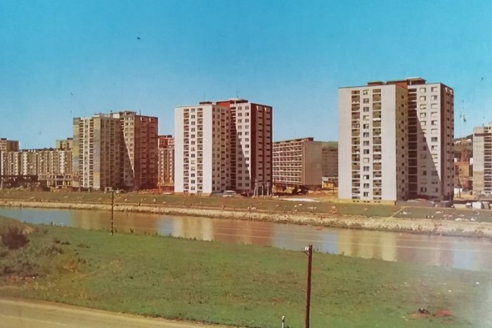 Ilustračný obrázok k článku Možno na nich zočíte aj tú svoju: FOTKY humenských bytoviek zo 70-tych rokov