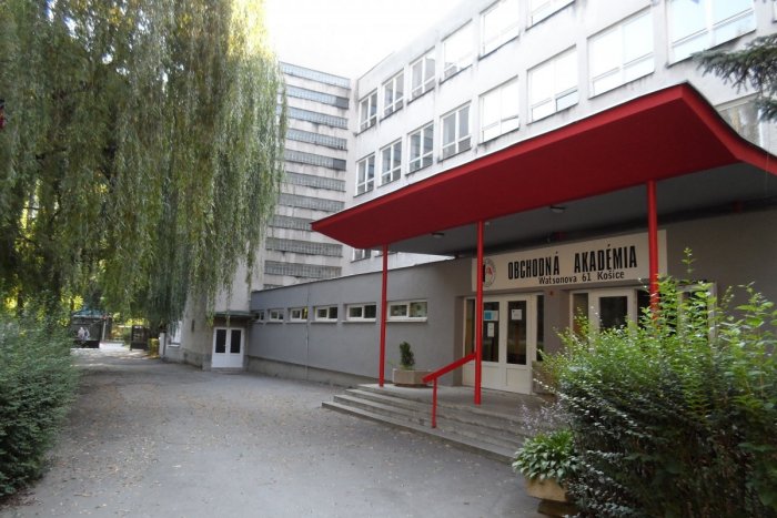 Ilustračný obrázok k článku Študent z OA Watsonova sa sťažoval, že mu je zima. KSK tvrdí, že je všetko v norme