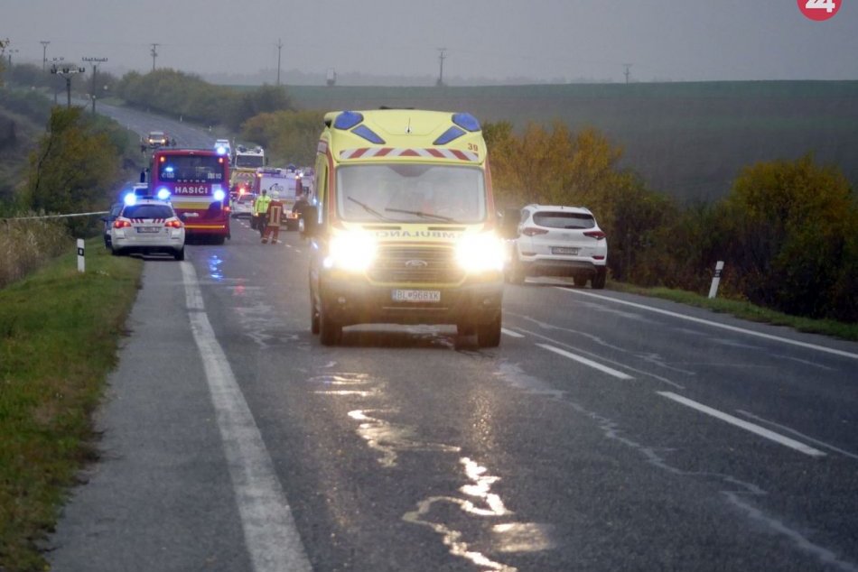 Ilustračný obrázok k článku Po nehode autobusu ležia traja pacienti v nemocnici v Nitre: Dvoch majú prepustiť
