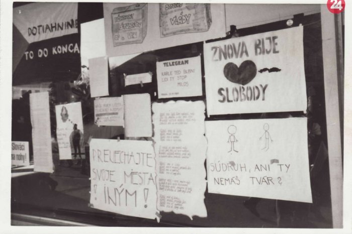 Ilustračný obrázok k článku Mestskí poslanci CHCÚ 17. november: NESÚHLAS so zrušením nepodporila šestica