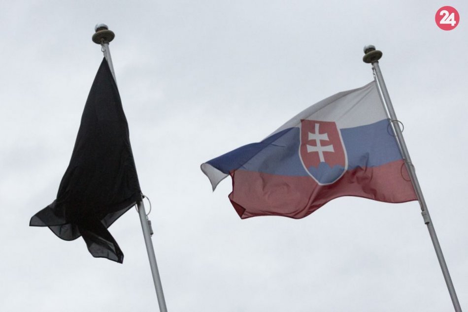 Ilustračný obrázok k článku Tragédia na ceste pri Nitre: Vláda mimoriadne zasadne, rozhodne o štátnom smútku