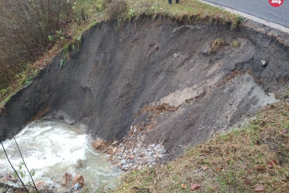 Ilustračný obrázok k článku Polícia zverejnila nové INFO o ceste medzi Tisovcom a Muráňom: Kedy ju sprejazdnia?