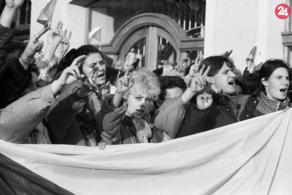 Ilustračný obrázok k článku Ako to celé prebiehalo? Nežná revolúcia bola v Poprade s niekoľkodňovým oneskorením