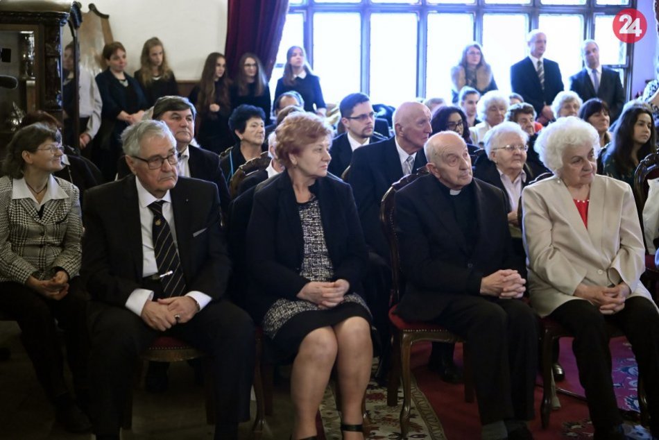 Ilustračný obrázok k článku Bojnický zámok hostil slávnosť: Mimoriadne ocenenie ide do Novák, FOTO