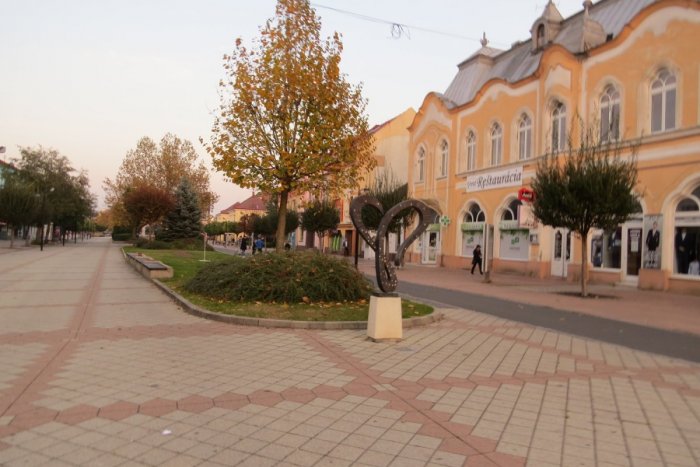 Ilustračný obrázok k článku Ul. československých tankistov, Generála Svobodu, Gottwaldova: Mesto počas komunizmu