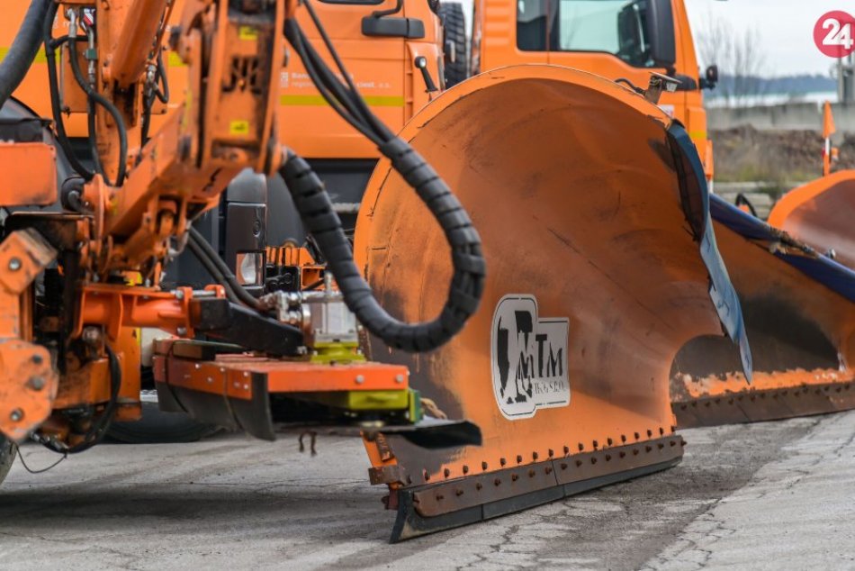 Ilustračný obrázok k článku Popradská radnica: Správa mestských komunikácií je na zimu pripravená, pribudli TIETO stroje