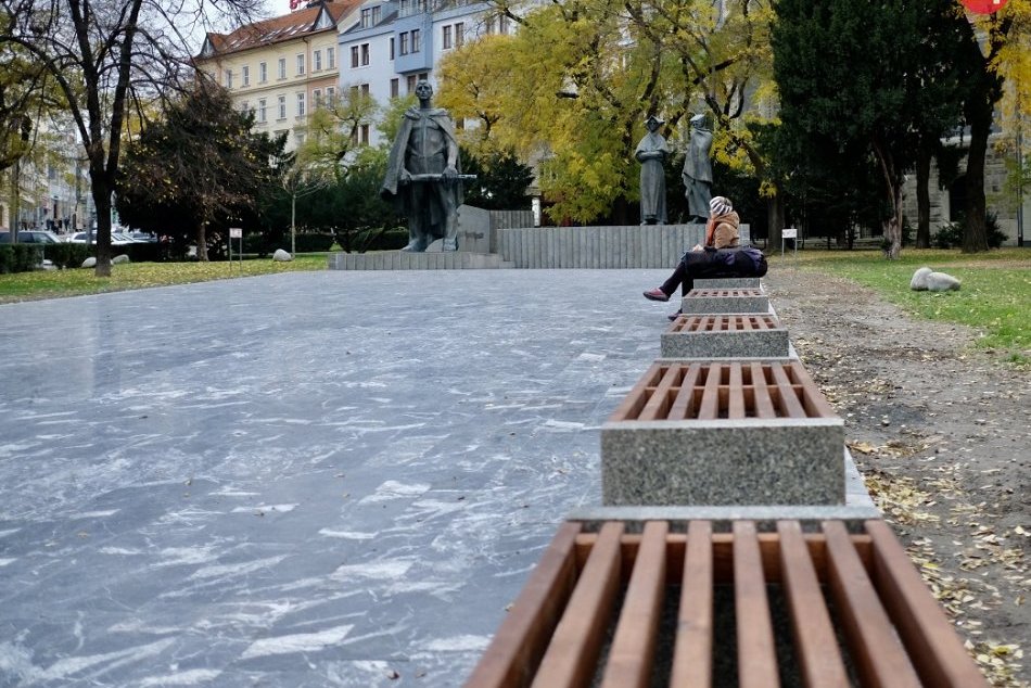 Ilustračný obrázok k článku Oprava Pamätníka SNP odhalila priestory bývalých verejných toaliet z medzivojnového obdobia