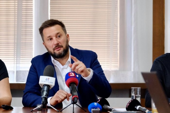 Ilustračný obrázok k článku Matúš Vallo zvažuje založenie vlastnej strany. Má šancu na úspech?