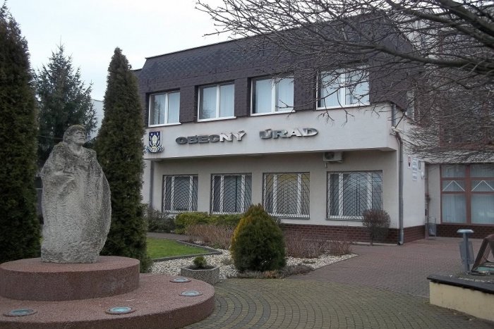 Ilustračný obrázok k článku Močenský úrad získa nový šat: Stavebné práce odštartujú budúci rok