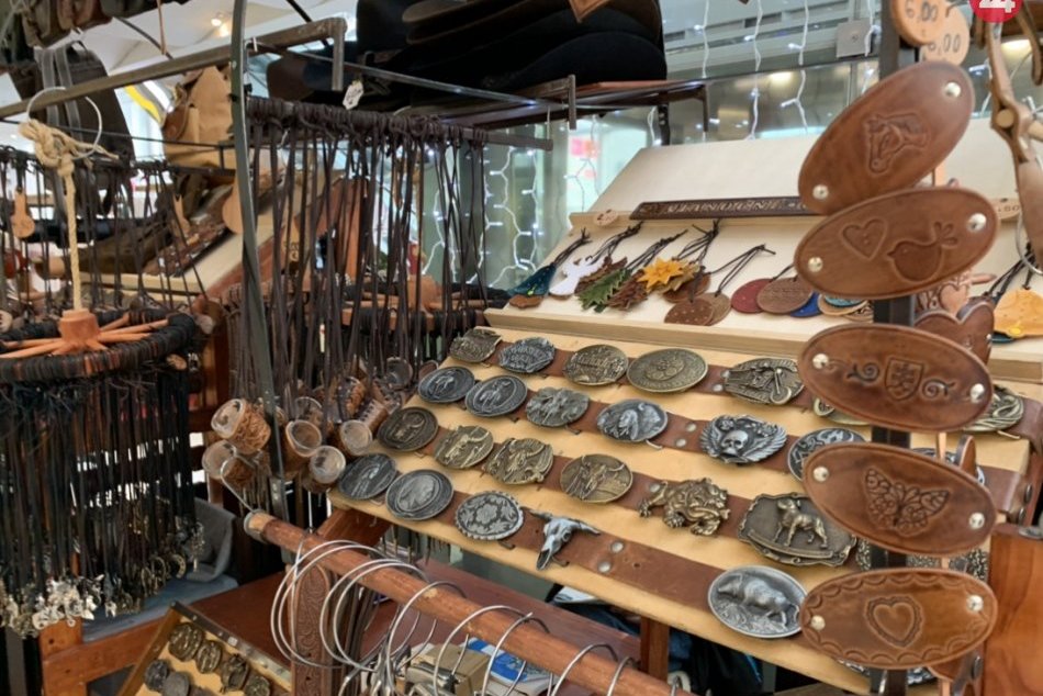 Ilustračný obrázok k článku Remeselné trhy ponúkajú kožené výrobky i tradičné perníčky, FOTO