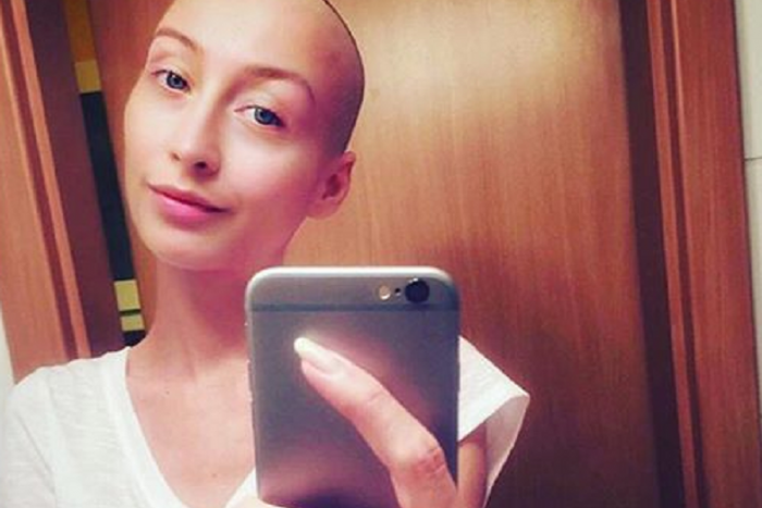 Ilustračný obrázok k článku Poisťovňa drahú liečbu zamietla, pomáhali ľudia: Statočná Katka (†33) boj s rakovinou prehrala