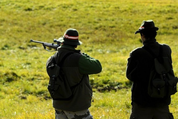 Ilustračný obrázok k článku Nad Račou strieľajú vraj „škodnú“ zver. Bratislavčania aj ochranári hromžia