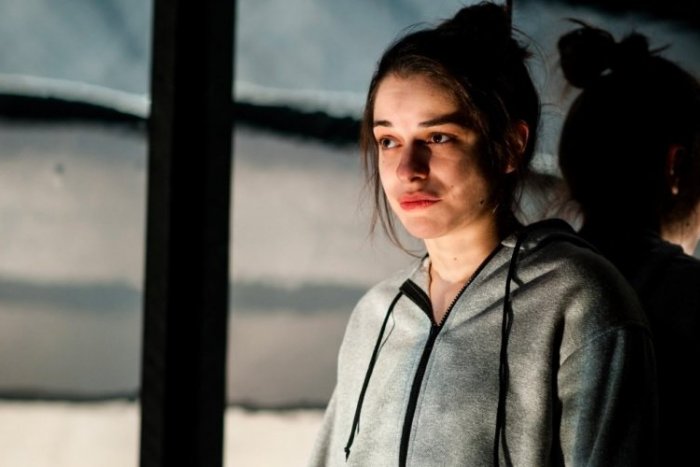 Ilustračný obrázok k článku Smutná správa: Zomrela rodáčka z Prešova, herečka SND Monika Potokárová (†27)