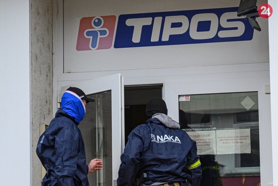 Ilustračný obrázok k článku NAKA zasahuje na bratislavskej Kolibe: Kukláči prehľadávajú budovu Tiposu