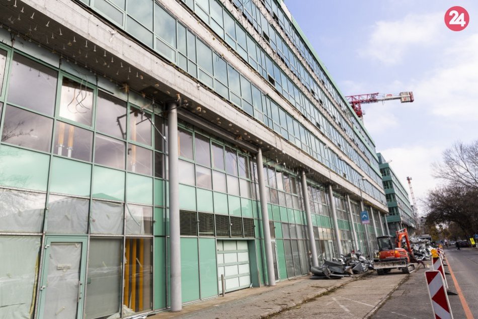 Ilustračný obrázok k článku Biznis centrum Apollo 1 pomaly mizne