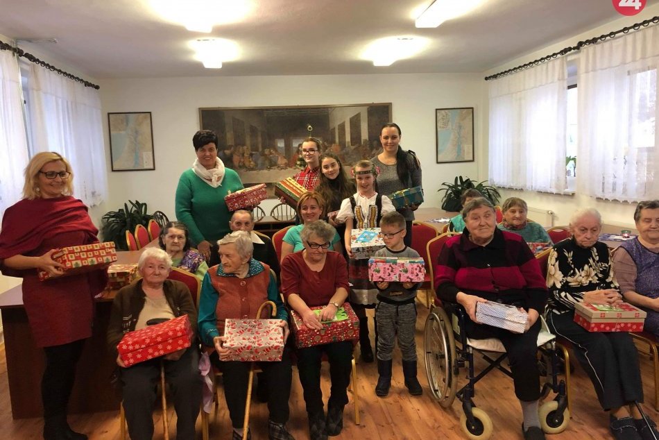 Ilustračný obrázok k článku Koľko lásky sa zmestí do krabice od topánok? Po Slovensku sa šíri krásna výzva